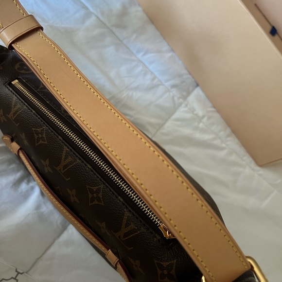 ❌SOLD!!!❌ Louis Vuitton Bumbag - Picture 10 of 16
